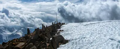 Yunam peak 6110m