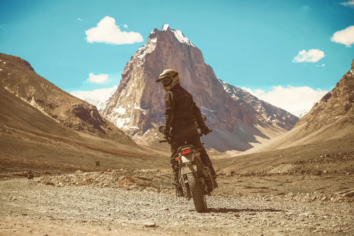 Grand Traverse: Motorcycling in Himalaya